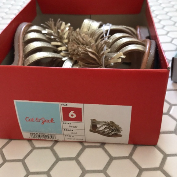 NIB Cat & Jack toddler gold gladiator sandals - Picture 4 of 4